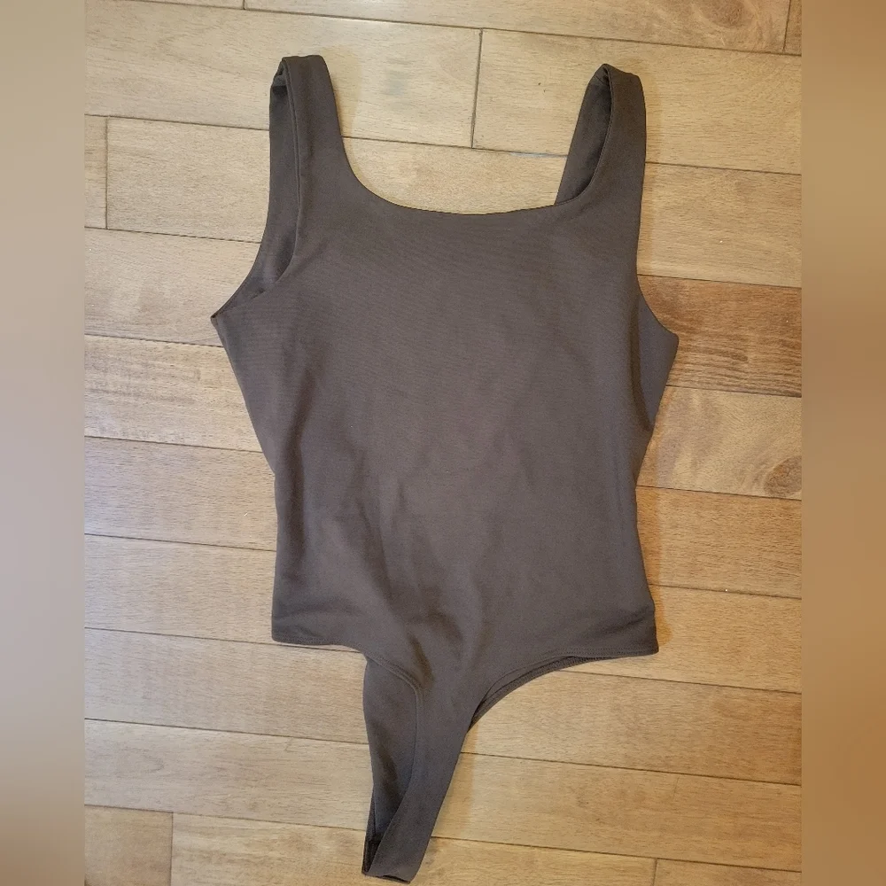 Banana Republic Brown Sleeveless Snap-Bottom Bodysuit XS NWT - Picture 4 of 4